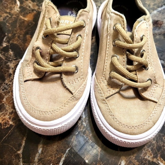Little kids Sperry Jr. Boat shoe, size 10.5 - Picture 2 of 4